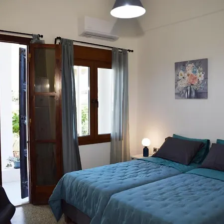 Naos-Sea Front Vacation Rental By Chania Center Exterior photo